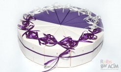 Violeta/balta kūka